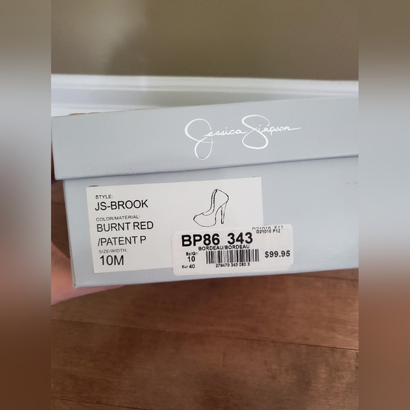 Jessica Simpson red patent leather platform pumps, size 10M - Picture 4 of 6